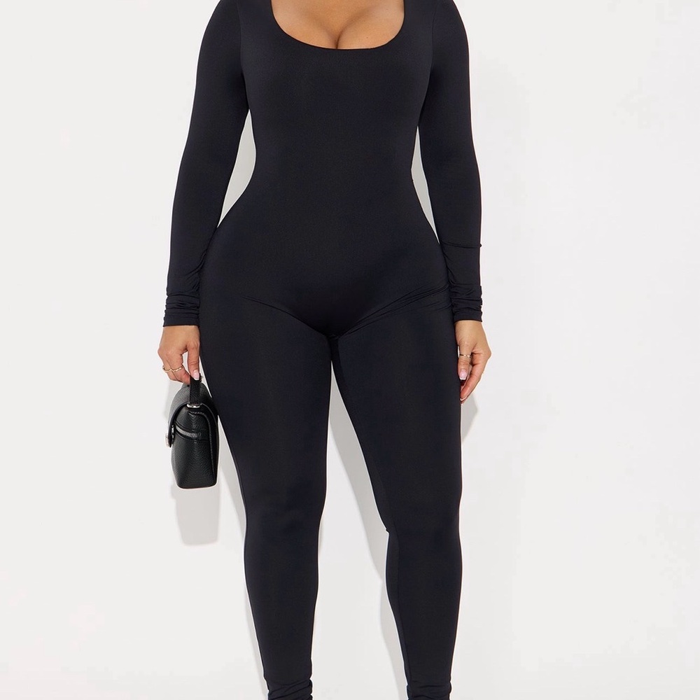 Fashion Nova Black Scoop-Neck Long Sleeve Jumpsuit